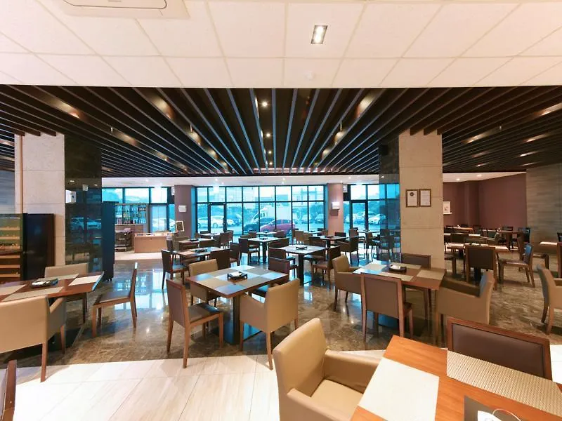 The Artstay Jeju Hamdeok Hotel 4*,