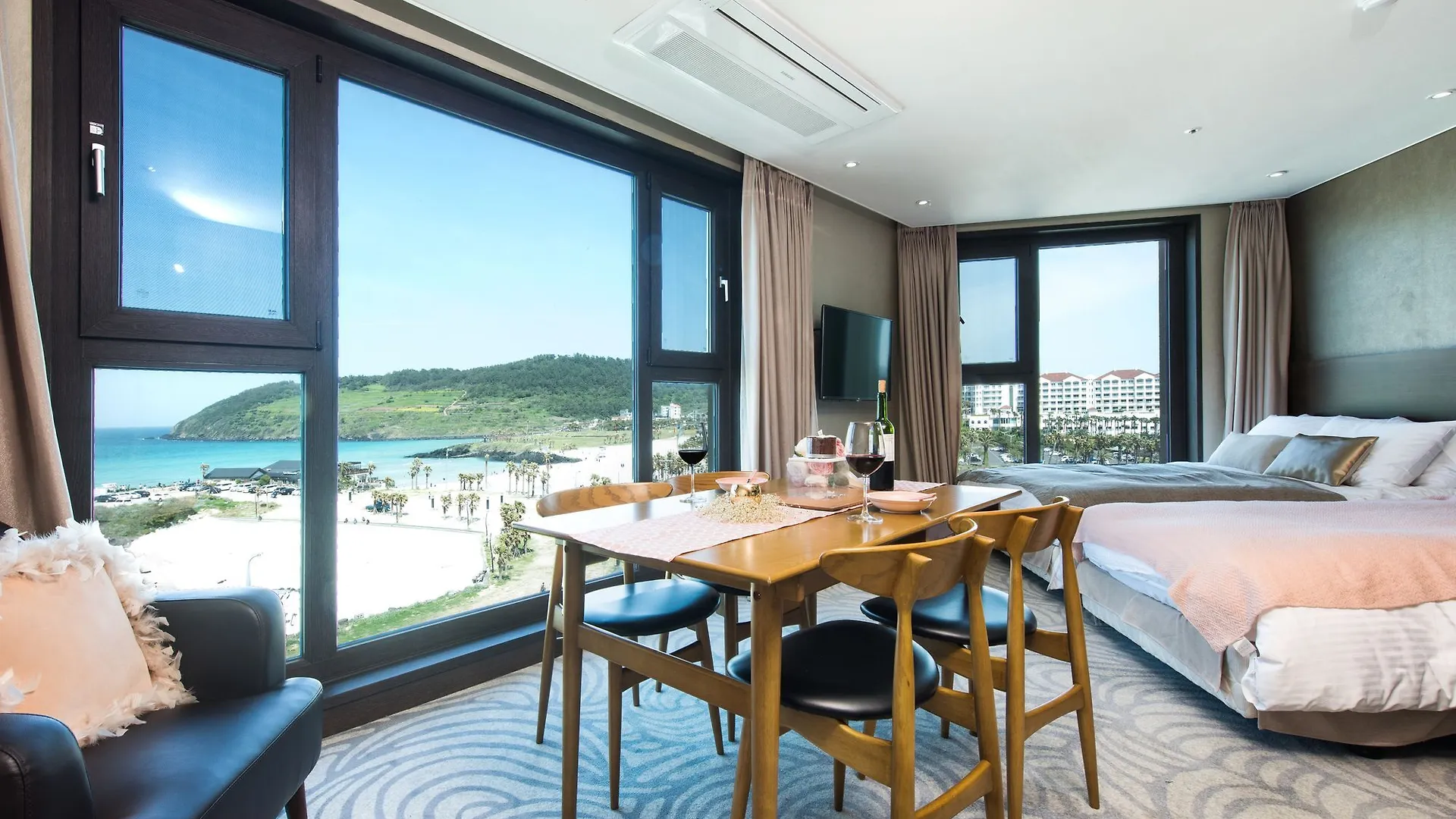 The Artstay Jeju Hamdeok Hotel 4*,