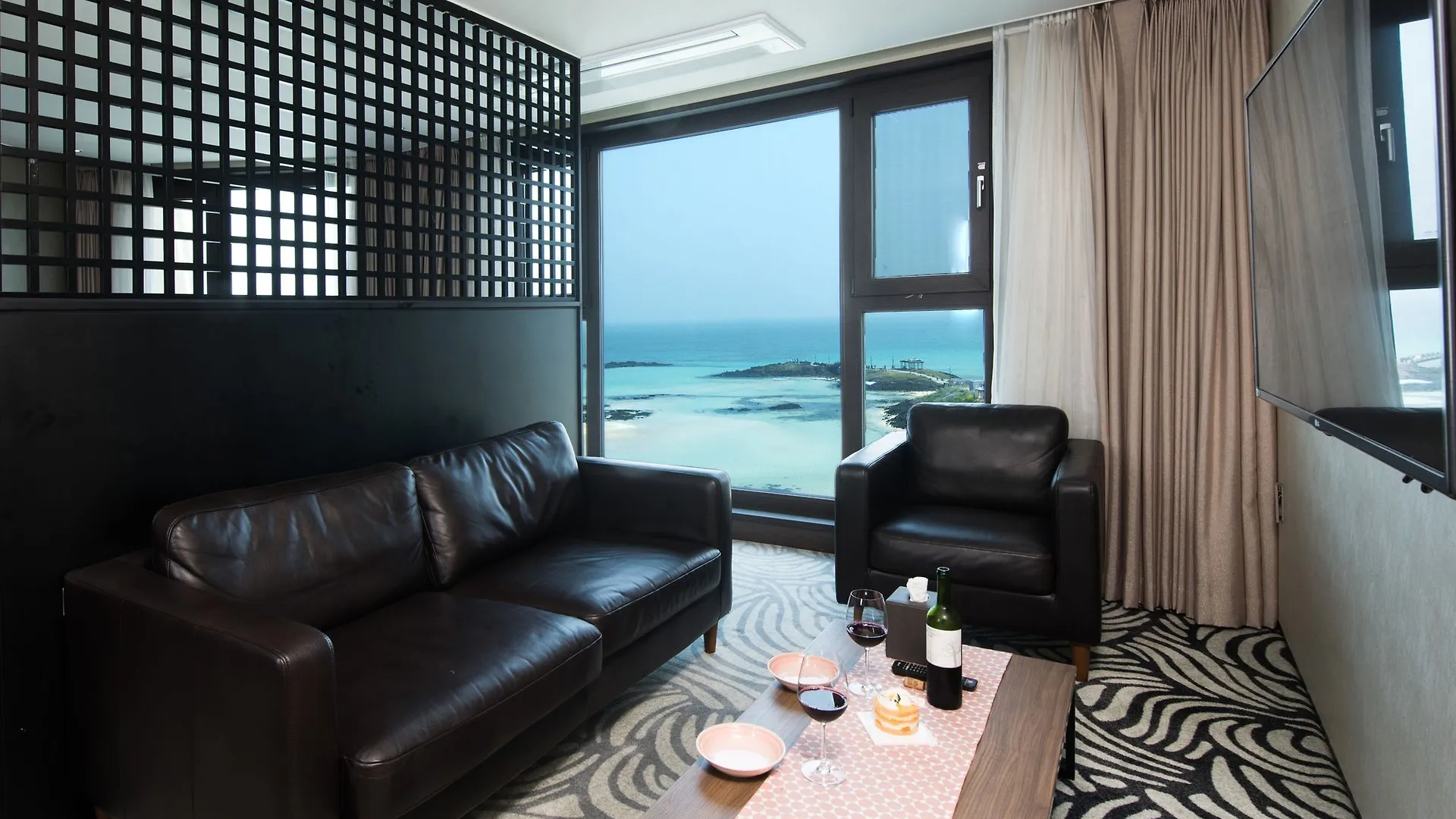 The Artstay Jeju Hamdeok Hotel