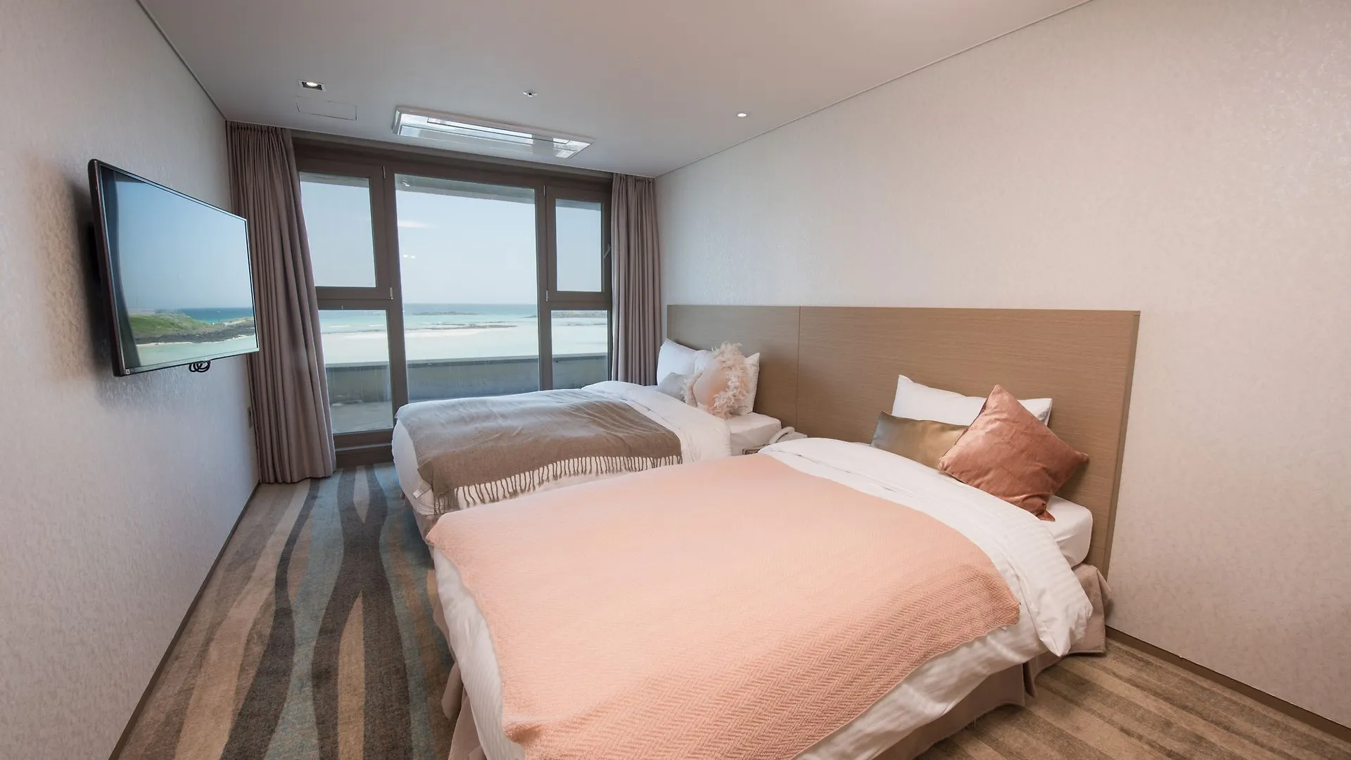 The Artstay Jeju Hamdeok Hotel