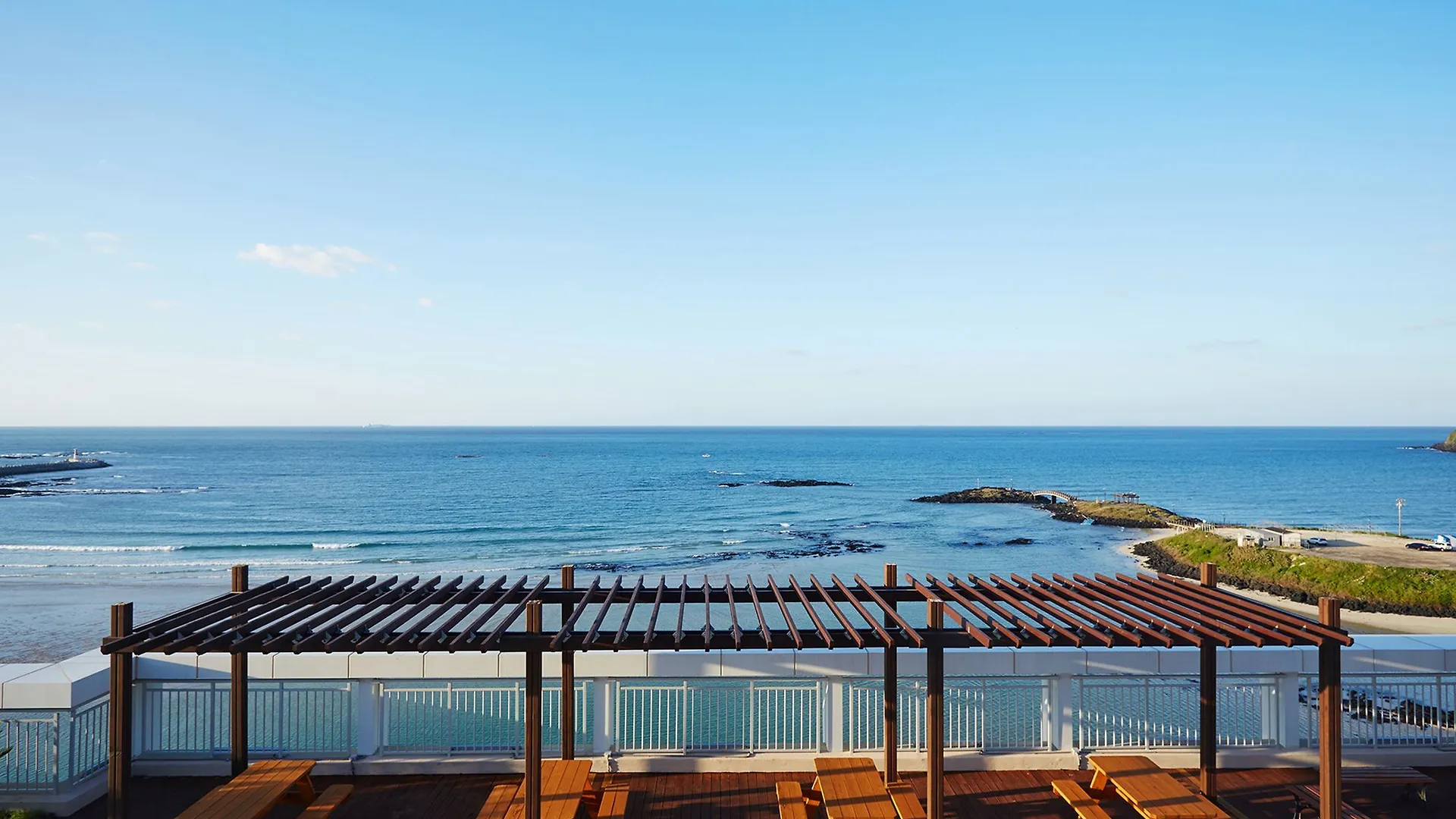 The Artstay Jeju Hamdeok Hotel