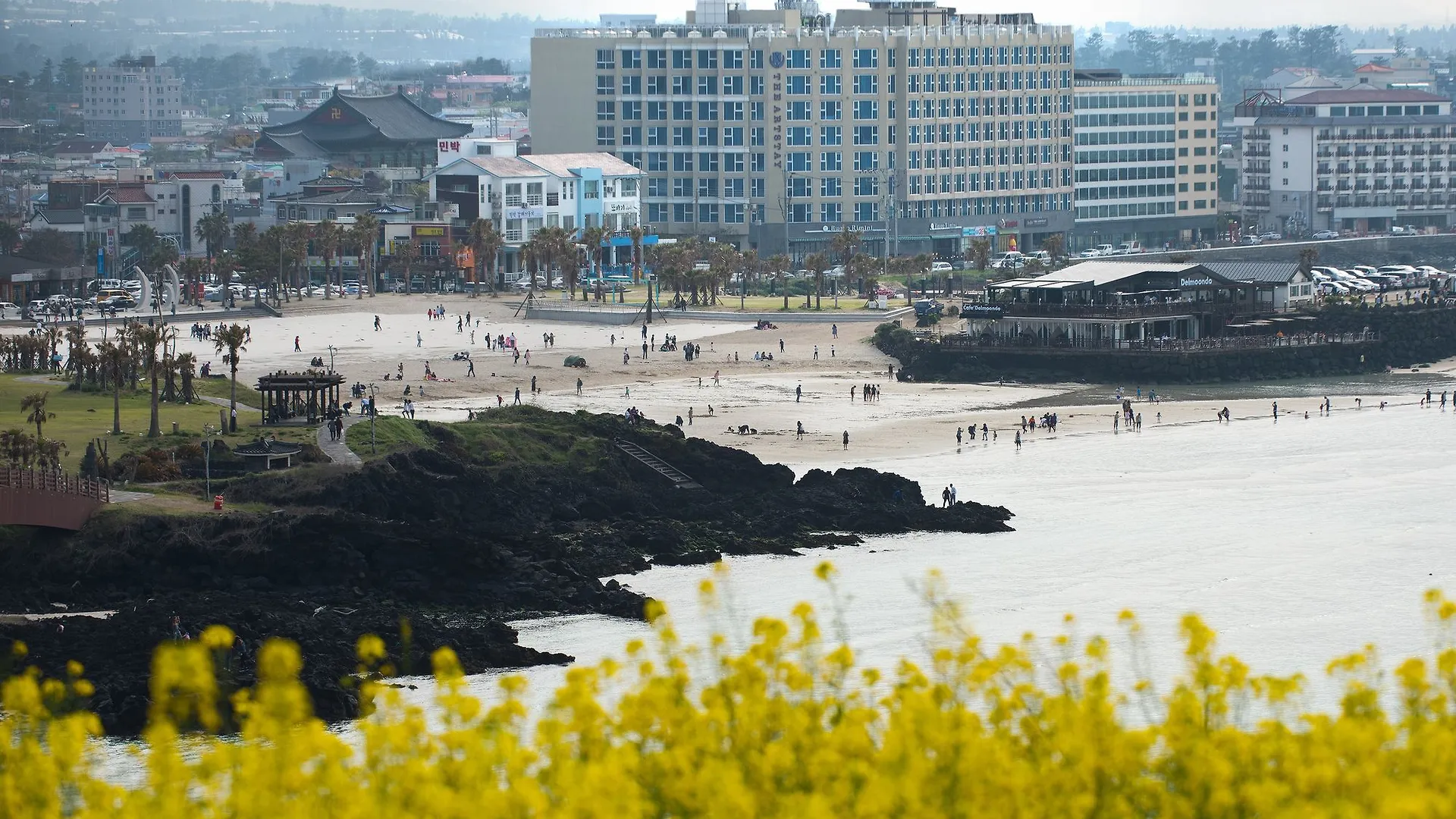 The Artstay Jeju Hamdeok Hotel