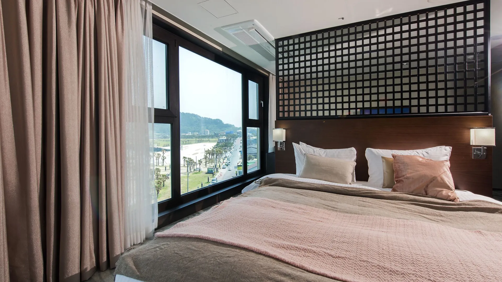 The Artstay Jeju Hamdeok Hotel